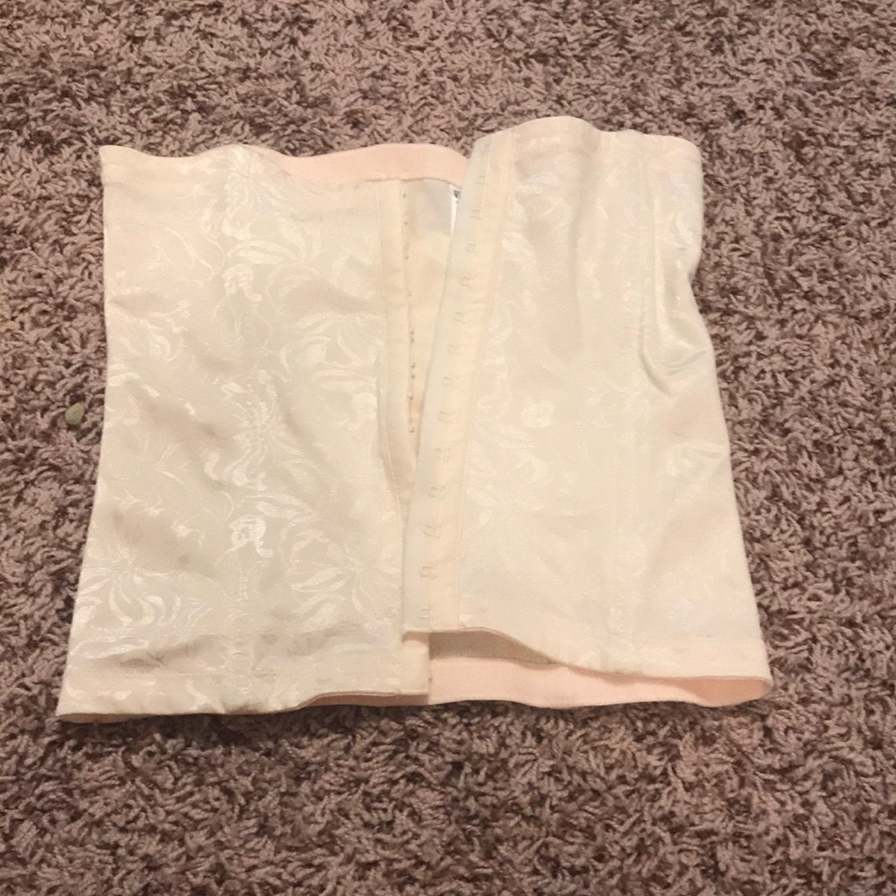 Waist trainer
